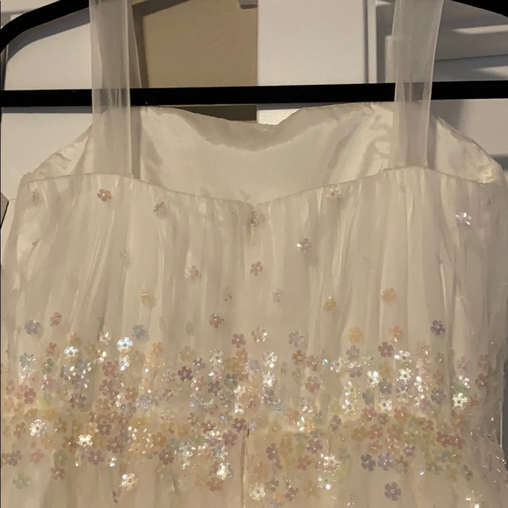 Dress - Picture 3 of 4